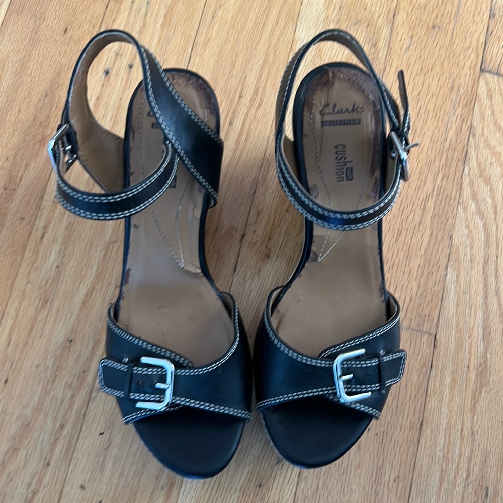 Clarks platform sandals 9.5